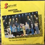 Various - Neoton Família  Nyújtsd A Két Kezed! - Segít A Dal  (7", Single)