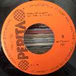 Hungária Csavard Fel A Szőnyeget (7", Single) Hungária Csavard Fel A Szőnyeget (7", Single)