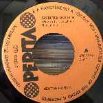 Neoton Família Szeretek Ugrálni! (7") Neoton Família Szeretek Ugrálni! (7")