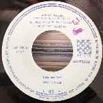 Illés Zenekar  Ne Sírjatok Lányok, Júliára Várunk  (7", Single)